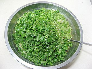 <a href=/shicai/rouqin/ZhuRou/index.html target=_blank><u>猪肉</u></a>香芹水饺