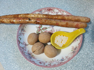 香滑<a href=/shicai/shucai/ShanYao/index.html target=_blank><u>山药</u></a>核<a href=/shicai/guopin/Tao/index.html target=_blank><u>桃</u></a>露