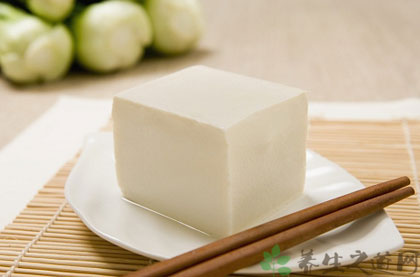 <a href=/shicai/mimian/DouFuNao/index.html target=_blank><u><a href=/shicai/mimian/DouFu/index.html target=_blank><u>豆腐</u></a>脑</u></a>的做法