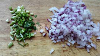 <a href=/shicai/rouqin/JiChi/index.html target=_blank><u>鸡翅</u></a>包饭