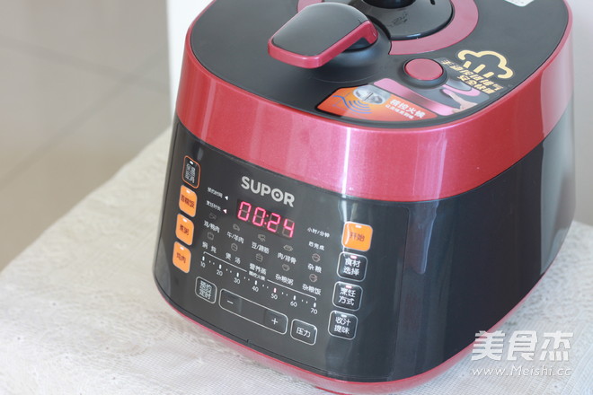 #恒大兴安贡米#<a href=/shicai/shucai/ZiShu/index.html target=_blank><u>紫薯</u></a>杂粮饭团的做法