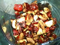 姜<a href=/shicai/guopin/Zao/index.html target=_blank><u>枣</u></a>参芪补膏