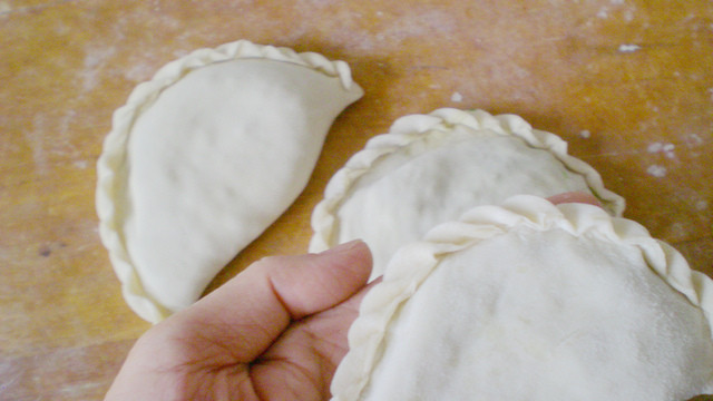 烙<a href=/shicai/shucai/JiuCai/index.html target=_blank><u>韭菜</u></a>盒子的做法