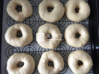 <a href=/shicai/mimian/QiaoKeLi/index.html target=_blank><u>巧克力</u></a>甜甜圈