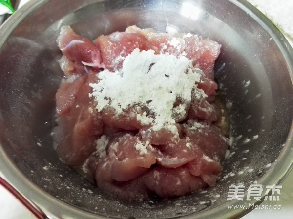 <a href=/shicai/shucai/XiangGu/index.html target=_blank><u>香菇</u></a>炒肉片的做法