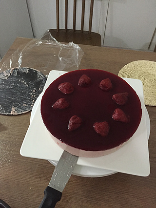 <a href=/shicai/guopin/CaoMei/index.html target=_blank><u>草莓</u></a>慕斯蛋糕