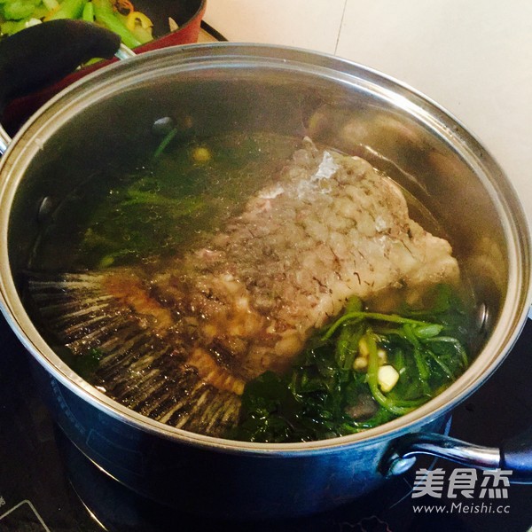 <a href=/shicai/shucai/XiYangCai/index.html target=_blank><u>西洋菜</u></a>煲<a href=/shicai/shuichanpin/YuWei/index.html target=_blank><u>鱼尾</u></a>的做法