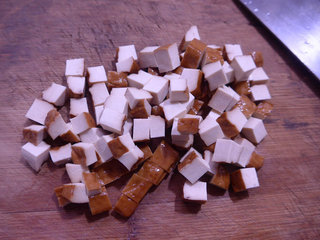 雪菜<a href=/shicai/mimian/XiangGan/index.html target=_blank><u>香干</u></a>炒<a href=/shicai/shucai/MaoDou/index.html target=_blank><u>毛豆</u></a>