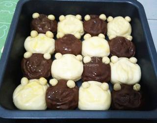 双色挤挤小熊<a href=/shicai/mimian/MianBao/index.html target=_blank><u>面包</u></a>