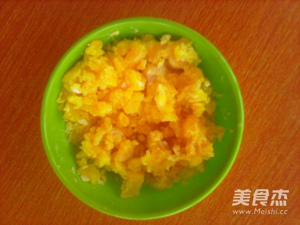蛋黄<a href=/shicai/shucai/TuDou/index.html target=_blank><u>土豆</u></a>泥的做法