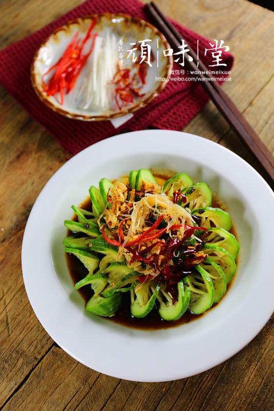 辣呛蓑衣小<a href=/shicai/shucai/HuangGua/index.html target=_blank><u>黄瓜</u></a>的做法