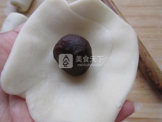 豆沙<a href=/shicai/shucai/JuHua/index.html target=_blank><u>菊花</u></a>酥