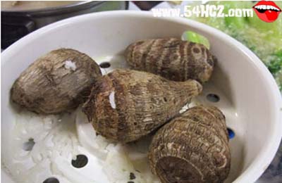 蒸<a href=/shicai/shucai/YuTou/index.html target=_blank><u>芋头</u></a>的做法1