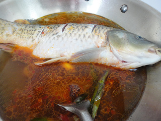 酱烧<a href=/shicai/shuichanpin/LiYu/index.html target=_blank><u>鲤鱼</u></a>