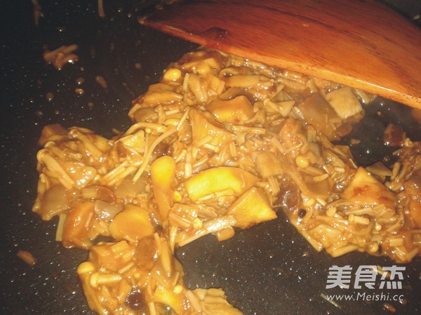 菌菇酱炒饭的做法