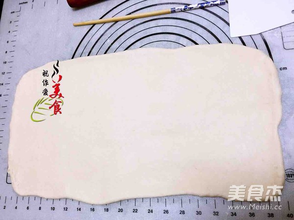 奶锅版<a href=/shicai/mimian/YouTiao/index.html target=_blank><u>油条</u></a>的做法