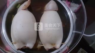 <a href=/shicai/mimian/NuoMi/index.html target=_blank><u>糯米</u></a><a href=/shicai/shuichanpin/YouYu/index.html target=_blank><u>鱿鱼</u></a>筒