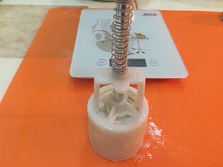 广式<a href=/shicai/guopin/Zao/index.html target=_blank><u>枣</u></a>泥馅月饼