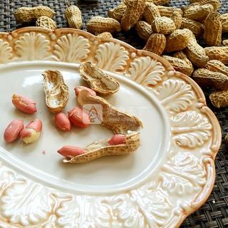 烤<a href=/shicai/guopin/HuaSheng/index.html target=_blank><u>花生</u></a>