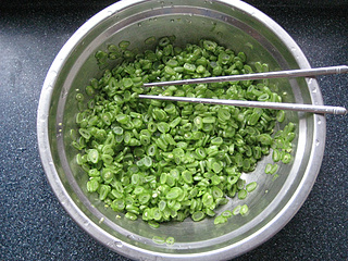 <a href=/shicai/rouqin/ZhuRou/index.html target=_blank><u>猪肉</u></a><a href=/shicai/shucai/BianDou/index.html target=_blank><u>扁豆</u></a>烫面蒸饺