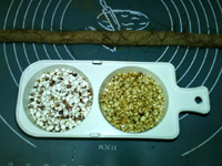 <a href=/shicai/shucai/ShanYao/index.html target=_blank><u>山药</u></a><a href=/shicai/mimian/YiMi/index.html target=_blank><u>薏米</u></a><a href=/shicai/mimian/QianShi/index.html target=_blank><u>芡实</u></a>粥