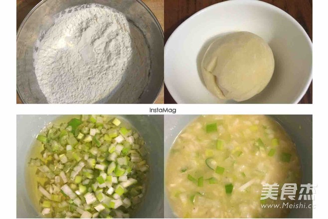 香<a href=/shicai/diaoweipin/CongYou/index.html target=_blank><u>葱油</u></a>酥饼的做法