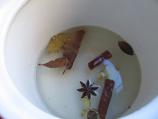 红酒波煮菲力<a href=/shicai/rouqin/NiuRou/index.html target=_blank><u>牛肉</u></a>