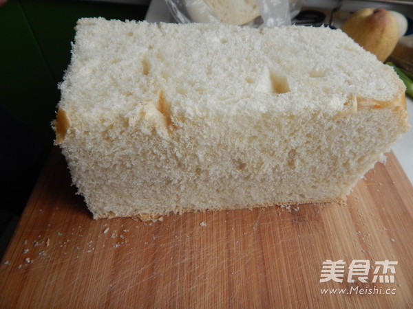 蒜香<a href=/shicai/mimian/TuSi/index.html target=_blank><u>吐司</u></a>块的做法