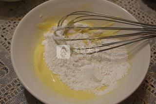 蛋黄<a href=/shicai/mimian/SuanNai/index.html target=_blank><u>酸奶</u></a>椰丝球