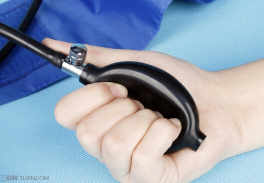 测量<a href=/shicai/rouqin/Xue/index.html target=_blank><u>血</u></a>压有哪些注意事项