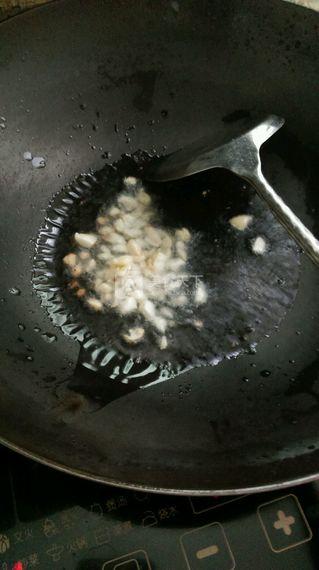 鱼香虎皮<a href=/shicai/rouqin/AnChunDan/index.html target=_blank><u><a href=/shicai/rouqin/AnChun/index.html target=_blank><u>鹌鹑</u></a>蛋</u></a>