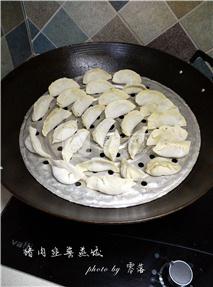 <a href=/shicai/rouqin/ZhuRou/index.html target=_blank><u>猪肉</u></a><a href=/shicai/shucai/JiuCai/index.html target=_blank><u>韭菜</u></a>蒸饺