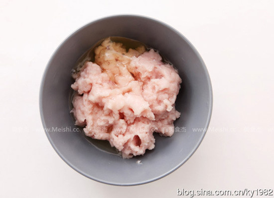 蒸<a href=/shicai/shuichanpin/YuWan/index.html target=_blank><u>鱼丸</u></a>jP.jpg