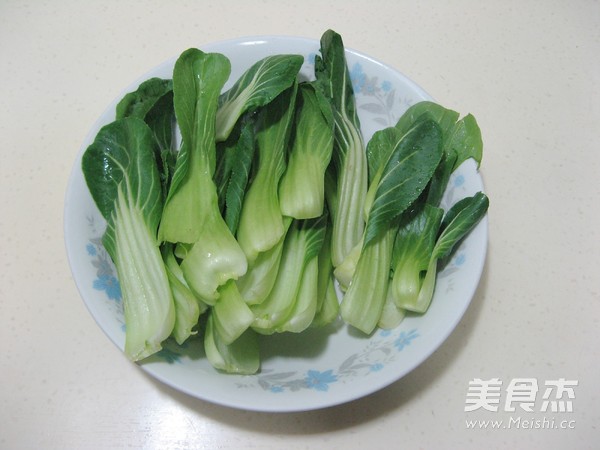 #感恩节#<a href=/shicai/rouqin/ZhengJi/index.html target=_blank><u>鸡肉</u></a><a href=/shicai/shucai/XiangGu/index.html target=_blank><u>香菇</u></a><a href=/shicai/shucai/YouCai/index.html target=_blank><u>油菜</u></a>的做法