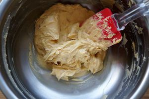 (图文)<a href=/shicai/guopin/HuaSheng/index.html target=_blank><u>花生</u></a>酥饼步骤8