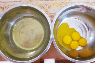 <a href=/shicai/guopin/PuTaoGan/index.html target=_blank><u><a href=/shicai/guopin/PuTao/index.html target=_blank><u>葡萄</u></a>干</u></a><a href=/shicai/guopin/ZhiMa/index.html target=_blank><u>芝麻</u></a><a href=zt/qifengdg target=_blank><u>戚风蛋糕</u></a>