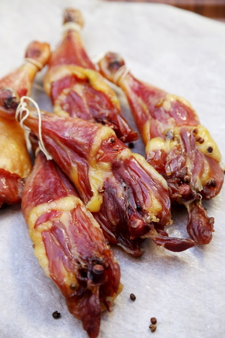 腌<a href=/shicai/rouqin/JiTui/index.html target=_blank><u>鸡腿</u></a>