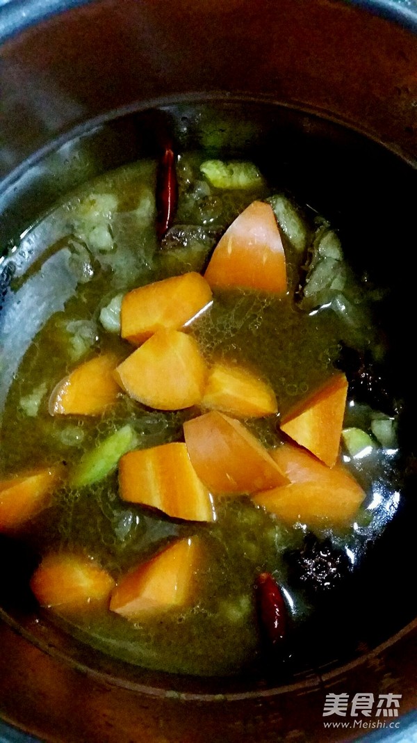 酱焖<a href=/shicai/rouqin/YangRou/index.html target=_blank><u>羊肉</u></a>的做法