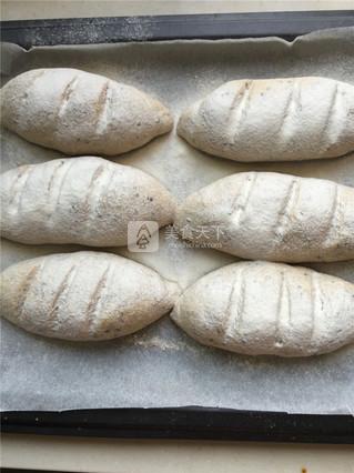 <a href=/shicai/guopin/HeiZhiMa/index.html target=_blank><u>黑<a href=/shicai/guopin/ZhiMa/index.html target=_blank><u>芝麻</u></a></u></a>全麦<a href=/shicai/mimian/MianBao/index.html target=_blank><u>面包</u></a>