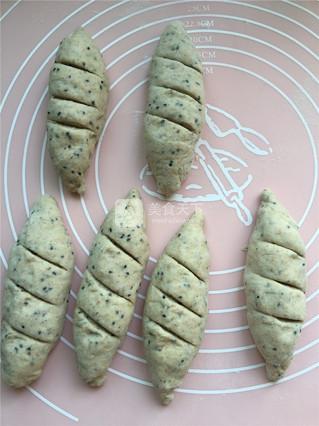 <a href=/shicai/guopin/HeiZhiMa/index.html target=_blank><u>黑<a href=/shicai/guopin/ZhiMa/index.html target=_blank><u>芝麻</u></a></u></a>全麦<a href=/shicai/mimian/MianBao/index.html target=_blank><u>面包</u></a>