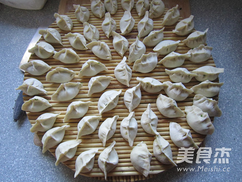 酸菜<a href=/shicai/rouqin/ZhuRou/index.html target=_blank><u>猪肉</u></a>水饺的做法