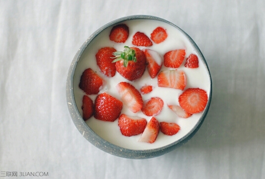 喝<a href=/shicai/mimian/SuanNai/index.html target=_blank><u>酸奶</u></a>需要注意的6大事项