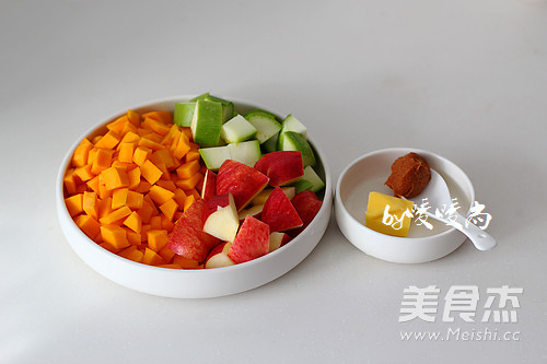 <a href=/shicai/shucai/NanGua/index.html target=_blank><u>南瓜</u></a>味噌浓汤的做法