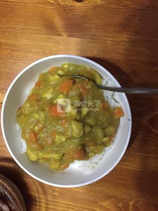 咖喱<a href=/shicai/rouqin/ZhengJi/index.html target=_blank><u>鸡肉</u></a>饭