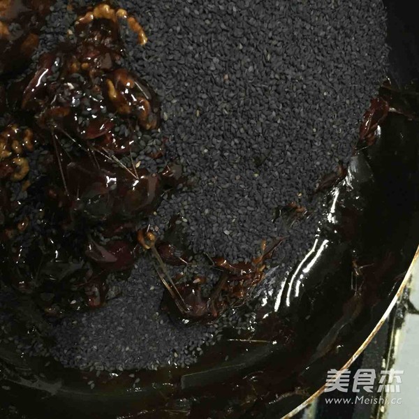 自制<a href=/shicai/yaoshi/EJiao/index.html target=_blank><u>阿胶</u></a>糕的做法