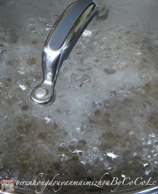 薏仁<a href=/shicai/mimian/HongDou/index.html target=_blank><u>红豆</u></a><a href=/shicai/mimian/YanMai/index.html target=_blank><u>燕麦</u></a>米粥