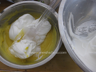 中空<a href=zt/qifengdg target=_blank><u>戚风蛋糕</u></a>