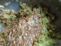 <a href=/shicai/guopin/XiGua/index.html target=_blank><u>西瓜</u></a>皮馅饺子