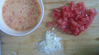 <a href=/shicai/shucai/XiHongShi/index.html target=_blank><u>西红柿</u></a><a href=/shicai/rouqin/JiDan/index.html target=_blank><u>鸡蛋</u></a>馅儿饺子