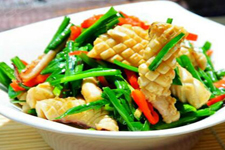 <a href=/shicai/shucai/JiuCai/index.html target=_blank><u>韭菜</u></a>炒<a href=/shicai/shuichanpin/YouYu/index.html target=_blank><u>鱿鱼</u></a>